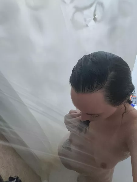 Time to play in the shower 😘 by curvycat1313