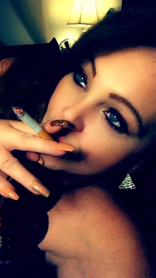 Time to relax. 💨 by OceanEyez00