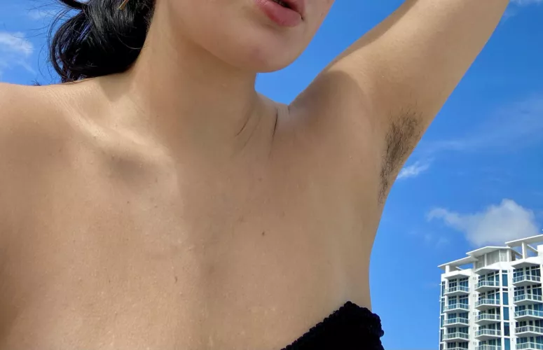 Time to show off my pits at the beach! Would you stop and stare 🥰 by redvelvetnutmeg