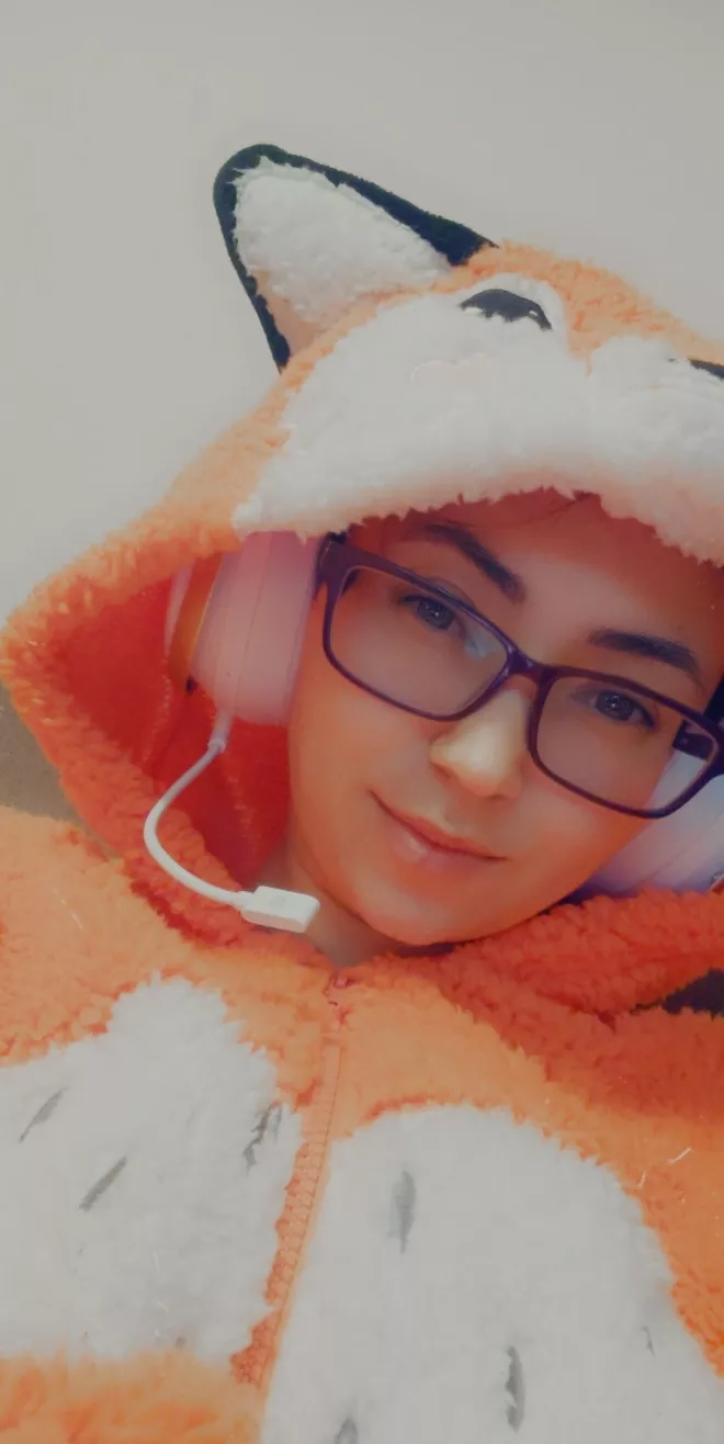 Time to stream 🙈🧸 posted by mommabear229