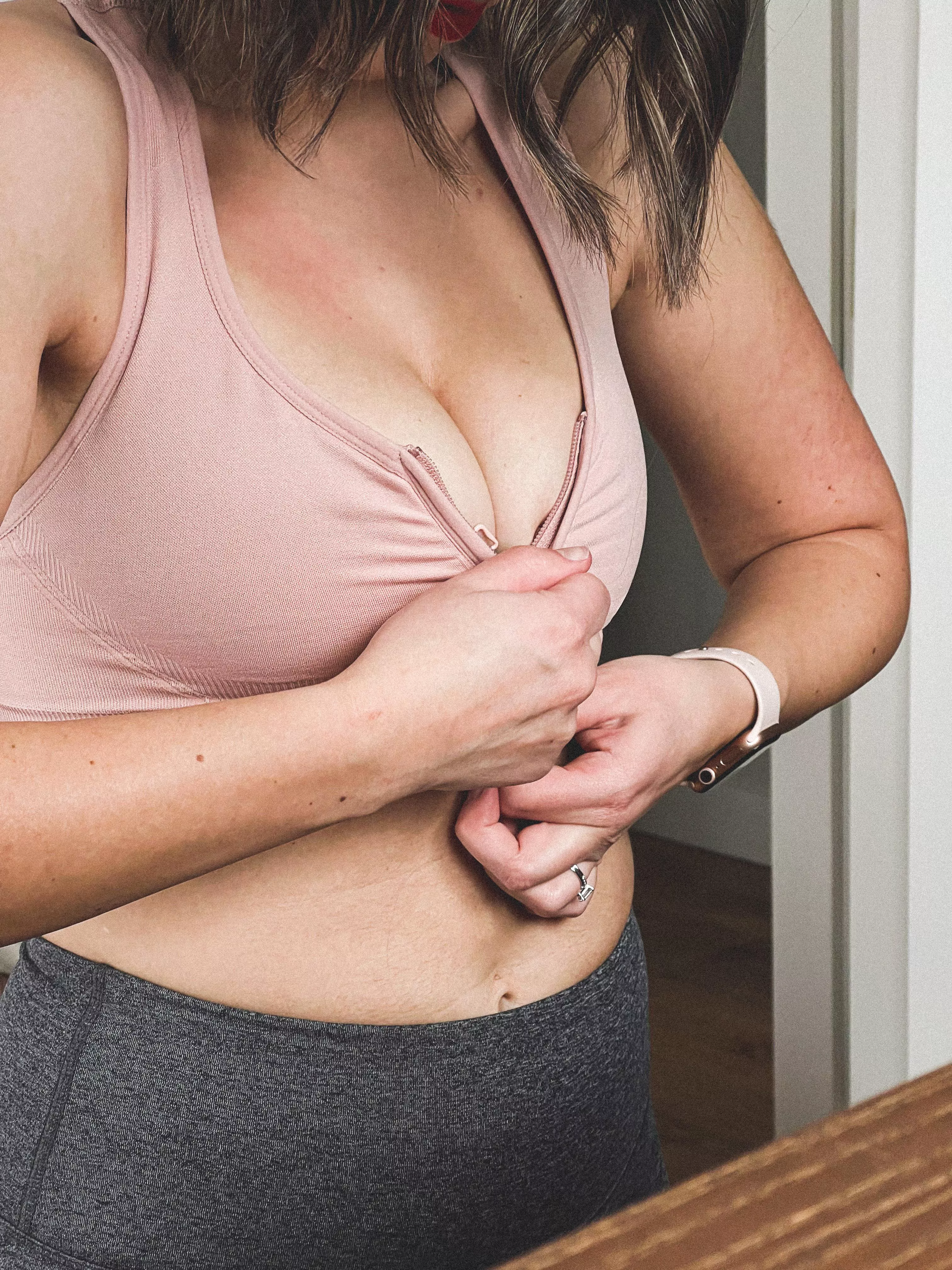 Time to zip up and workout 🙌🏼 posted by mrsmidwestjess