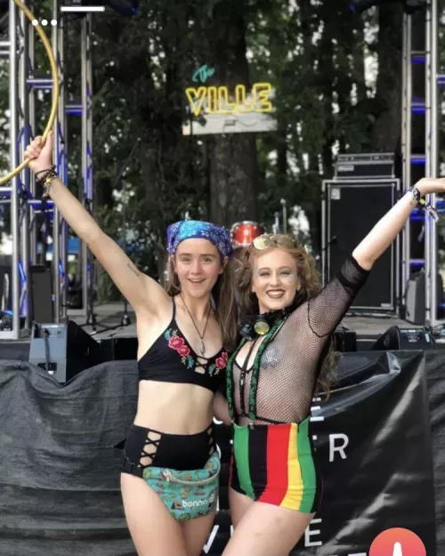 Tinder find by NoDickButIMustFap