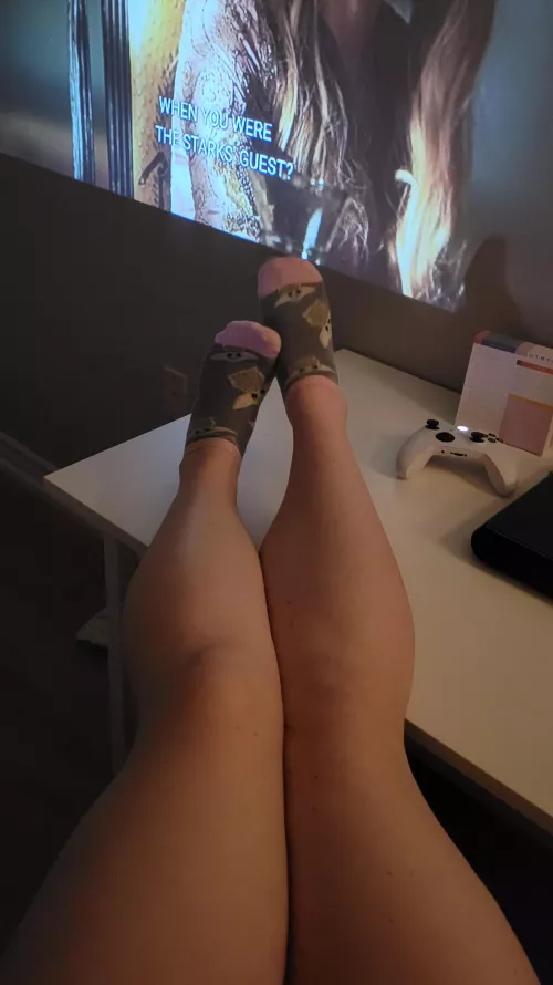 Tiny cute Yoda sockies today💚 by foxxcii