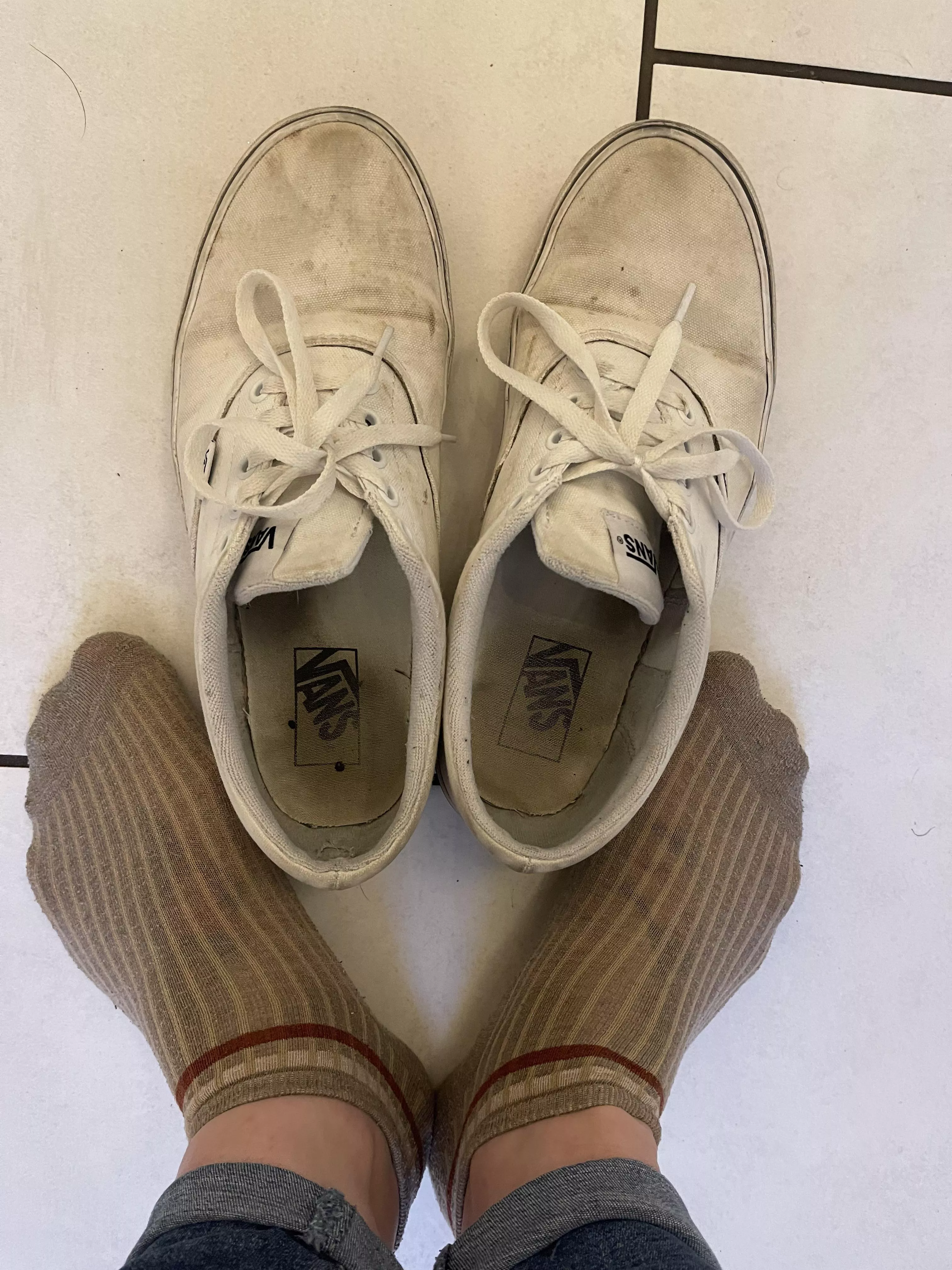 Tired feet today 🦶🧦 posted by sockssquashingsoles