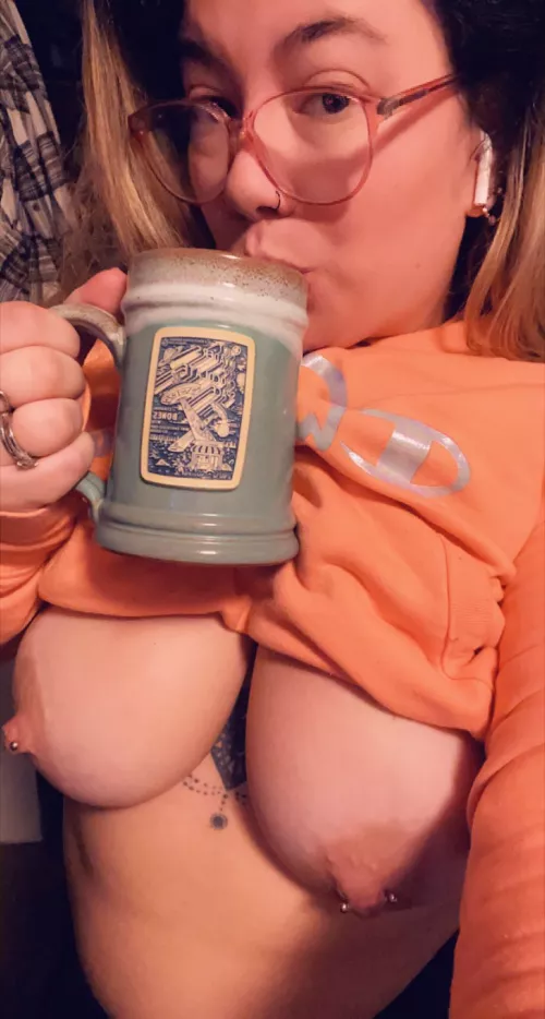 Tits and coffee 😈 by Cccuuunnntttsuela