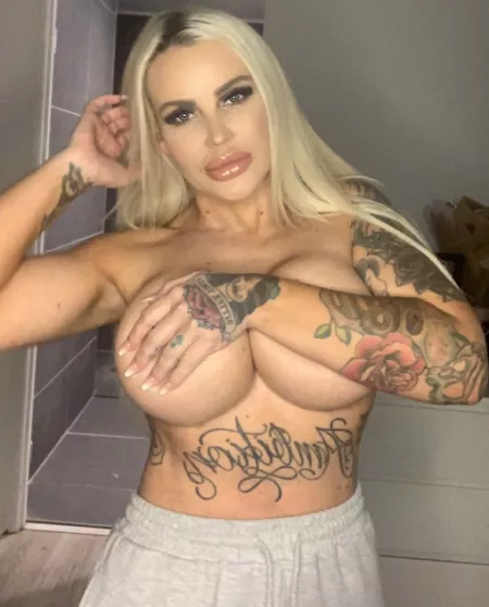 Tits and tats by Stratusfactiontime