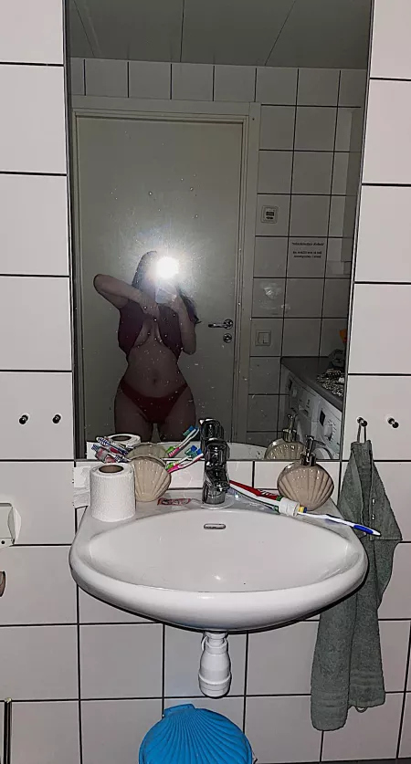 Titties for days🥰 by SnooHedgehogs9641