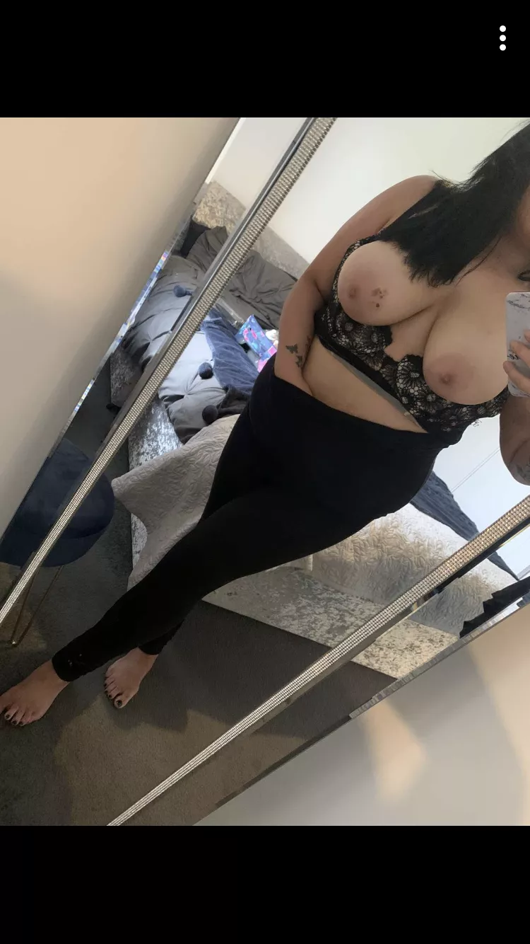 Titty Tuesday 😜❤🤤 posted by Couplexoxo1