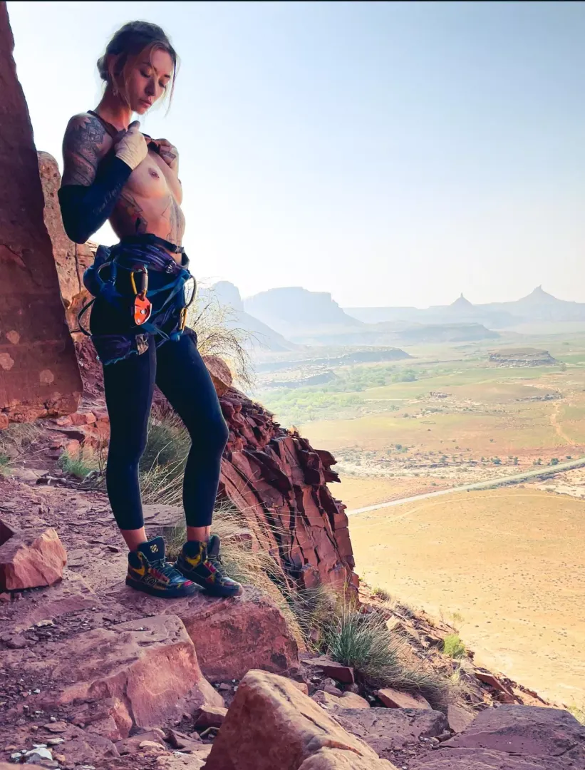 Titty Tuesday for Indian Creek🤤 posted by the-real-slim-cadi