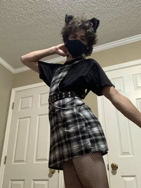 tO tHe 5 pEopLe ThAt SeE tHiS by pale_blushes