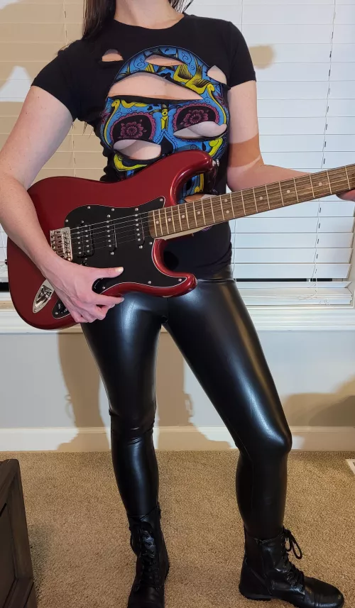 Today is Women Rock! Day. 1/3 🤟 [F] by TimidLilyGirl