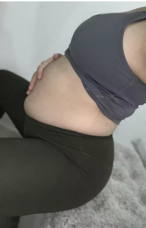 Today my cousin asked me if I was pregnant 🤰 😭 No I just have a gut alright…. by azn_mami