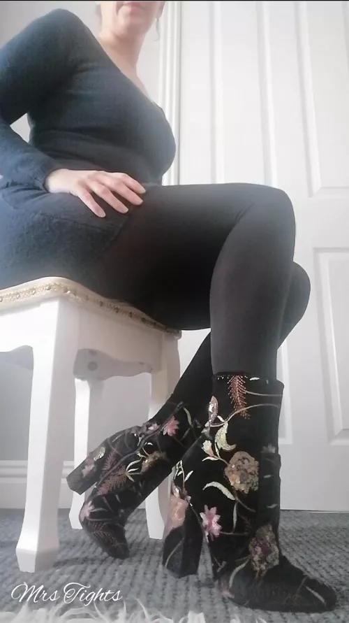 Today's are 80 denier as its freeeeeeeeezing here ❄️❄️ by MrsTights