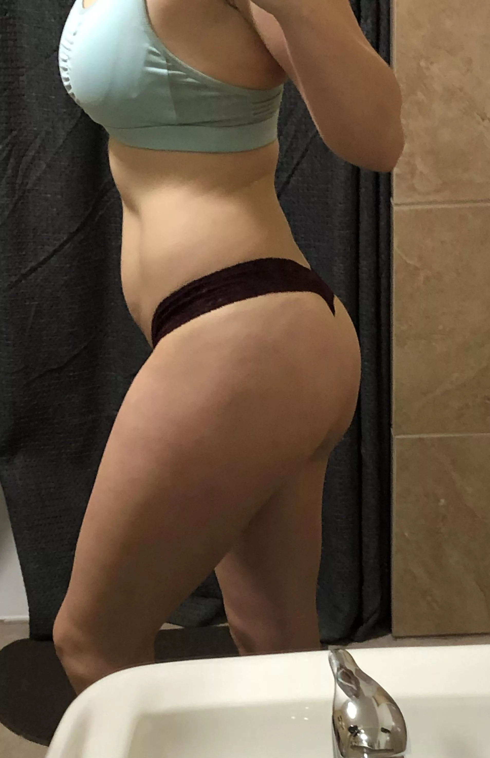 Today’s gym agenda…butt stuff 😉🤣[F] posted by lake_life4good