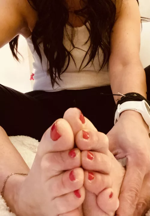 Toe sandwich 🌈 by aubreysarches