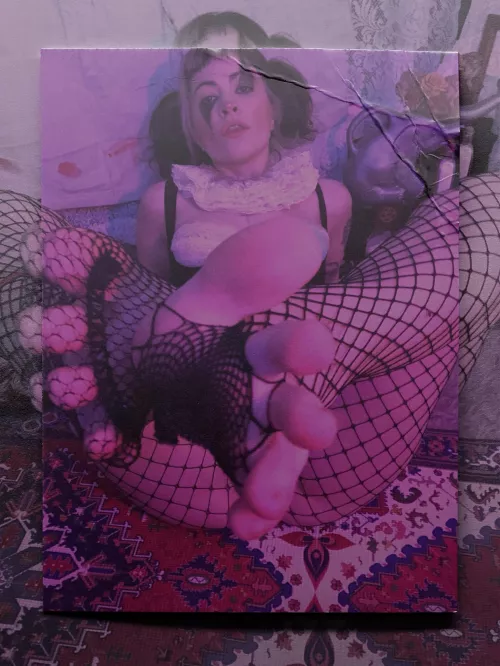 Toes by Headlikeah0le_666