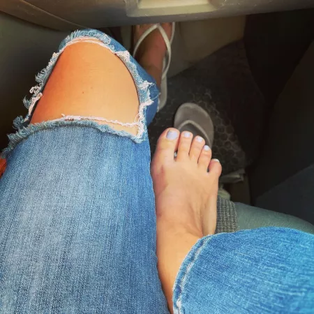 Toes before I got them dirty in the beach 🏖 by Charityxoxo