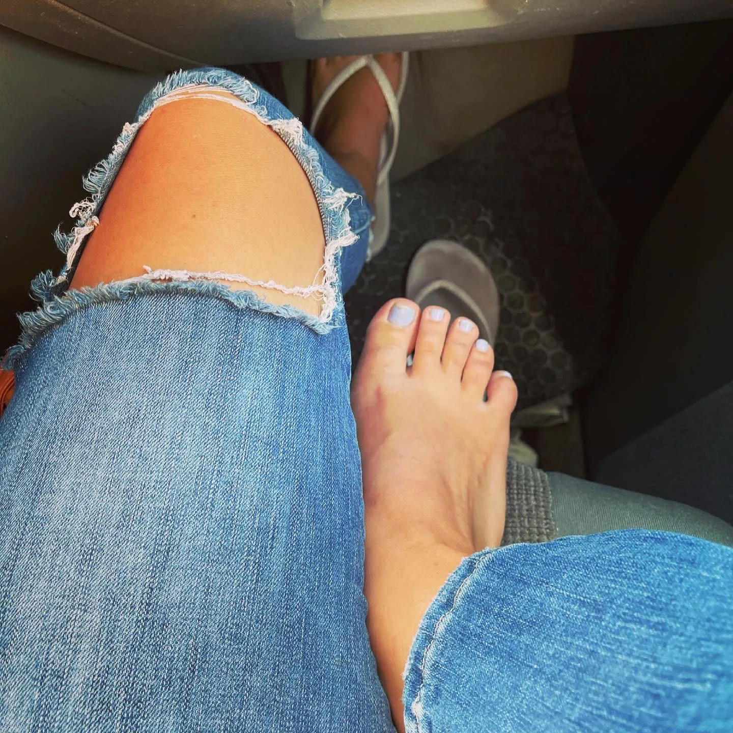 Toes before I got them dirty in the beach 🏖 posted by Charityxoxo