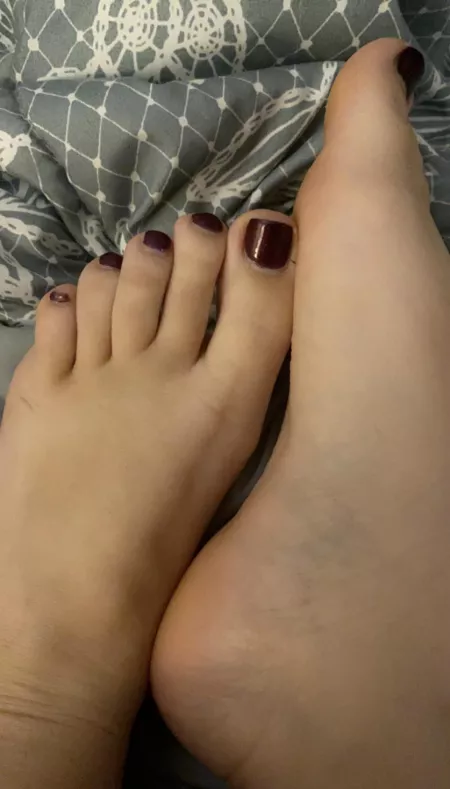 Toes for your Tuesday ❤️ by Yourwhiterabbit