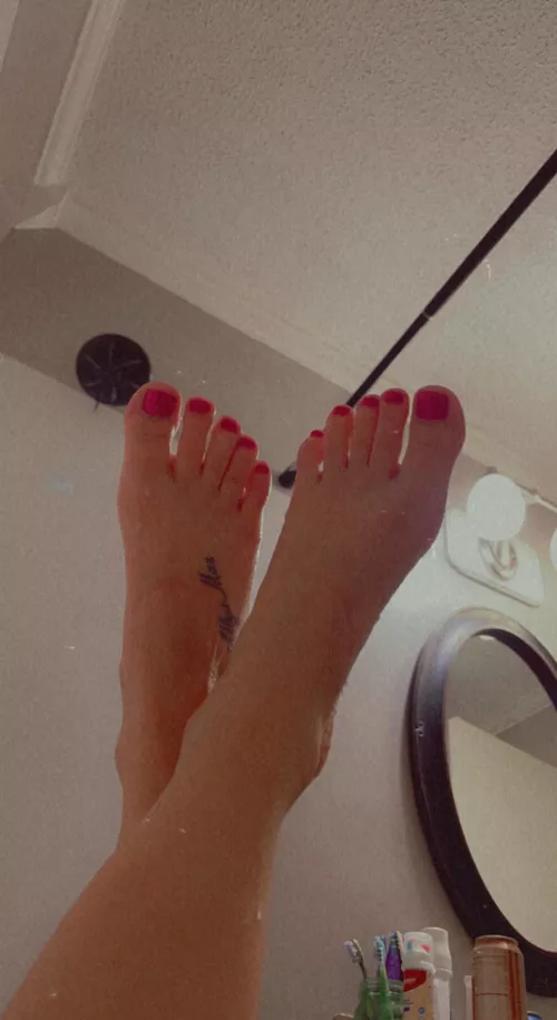 Toes freshly done 😋💅🏼 by Itsslayso
