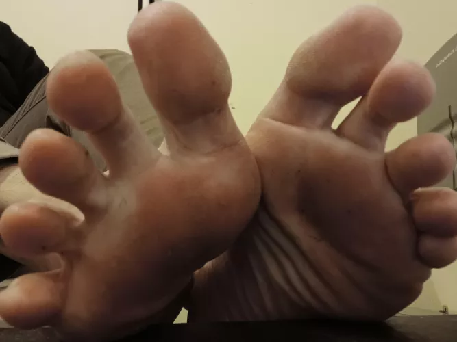 Toes up close by VirtualEdge6332