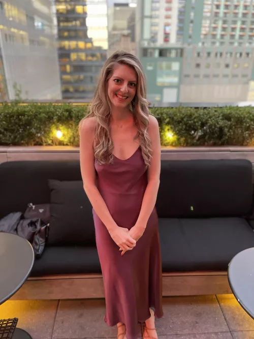 Told myself I could get away with no bra in this dress… obviously I was wrong. 🙈 by Katefoxx11