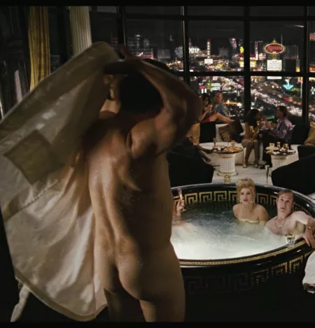 Tom Hanks by phenomenomenol