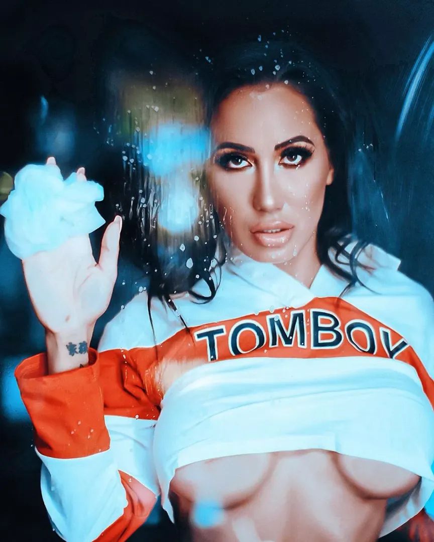 Tomboy cleaning! posted by crixus7777