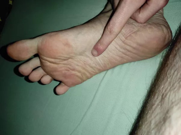 Tongue goes here by TheMoonSwimmer