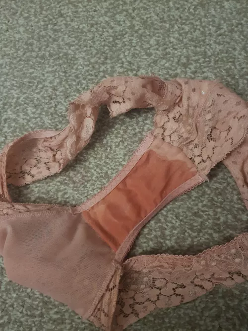 Tonight's hot date soaked my panties with his creampie... by LuckyGhost91