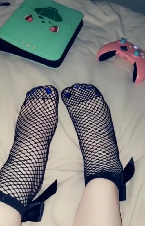 Too beautiful to tear off 🥀 by foxxcii