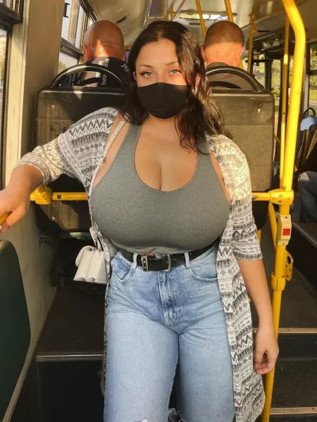 Too BUSty to hide by jdevo91