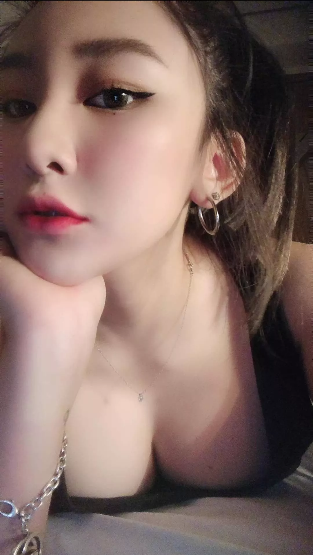 Too close? posted by JeJeJe3