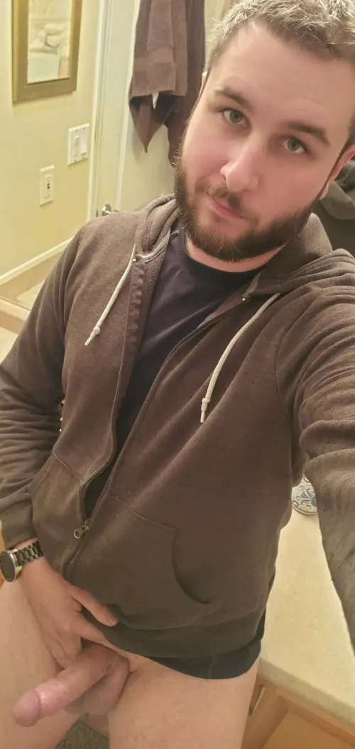 Too damn cold out. Wanna help on warming me up? 😇 by slimslam_spaceman