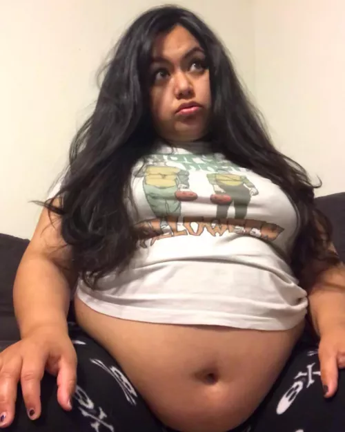 Too full by DeviThikk