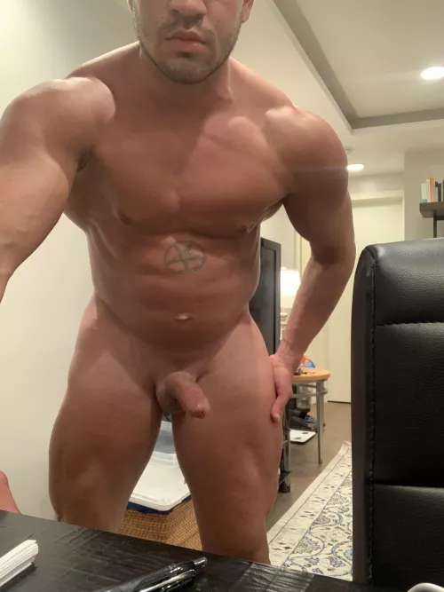 Too horny, can’t concentrate by MrBigSmooth