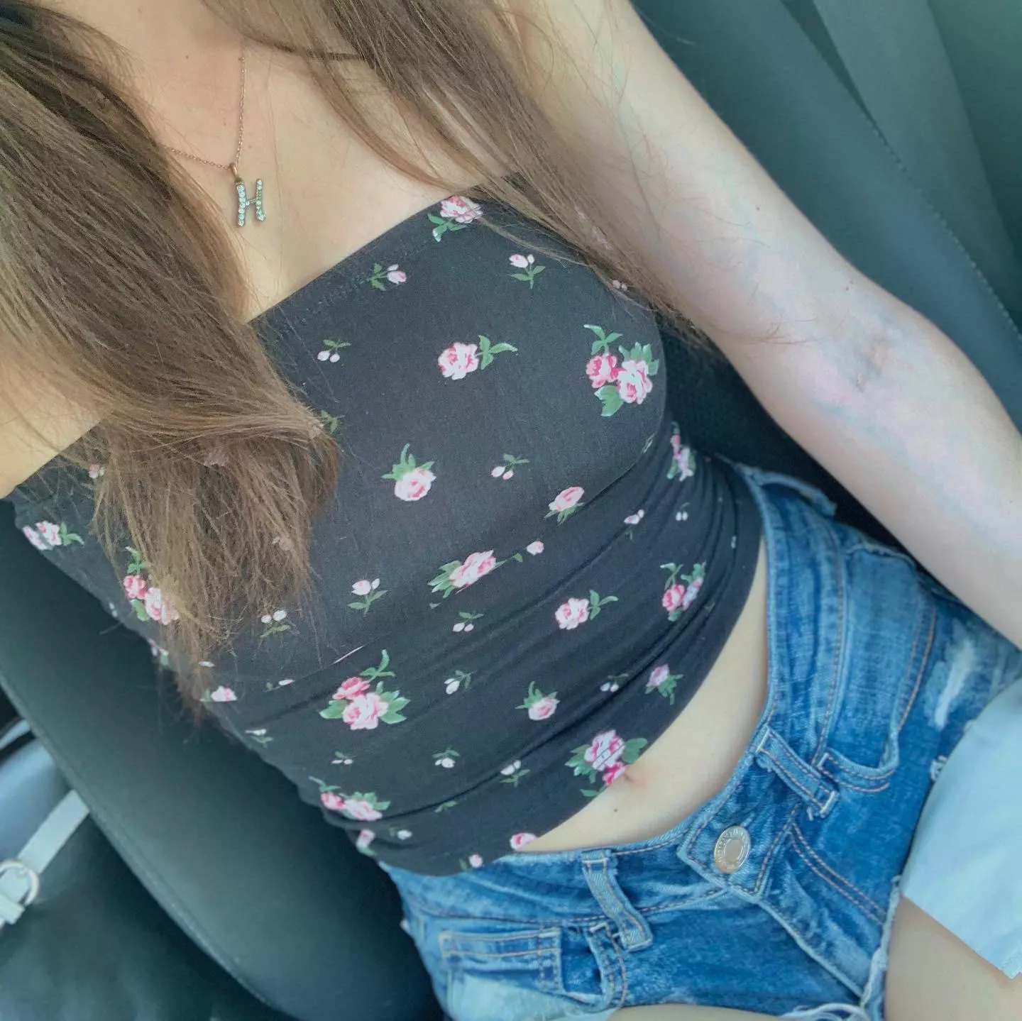 too hot for a bra this summer 🔥😩😍 posted by renaydom