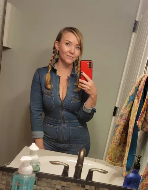 Too much or not enough cleavage? [F48] by Crystal_Sunshine_