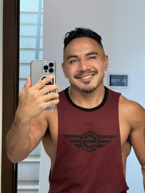 Took a break from Slipways to take this selfie. Anyone else enjoying a 4X-style game this weekend? by ragnaramg