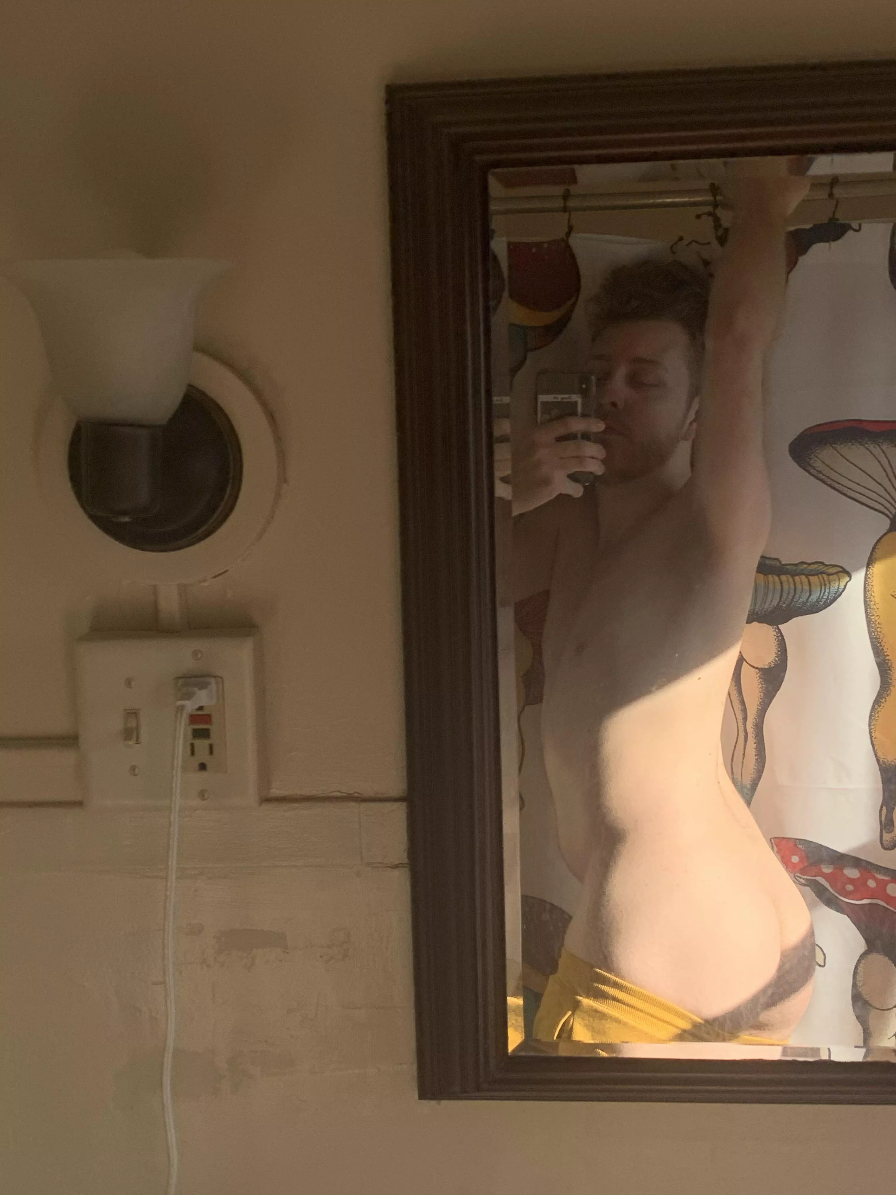 took a fat dab directly before this pic 😏 posted by bennybrew42