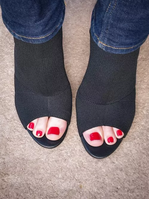 Tootsies Tuesday 😊 by NikkiM2828