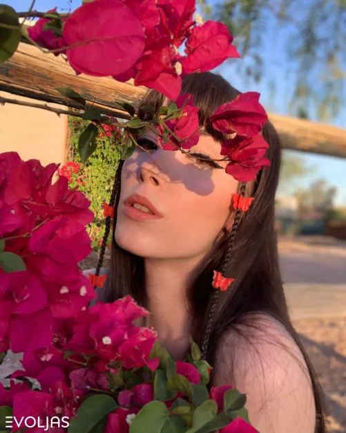 topless bouquet 🥰 by evoljasmine