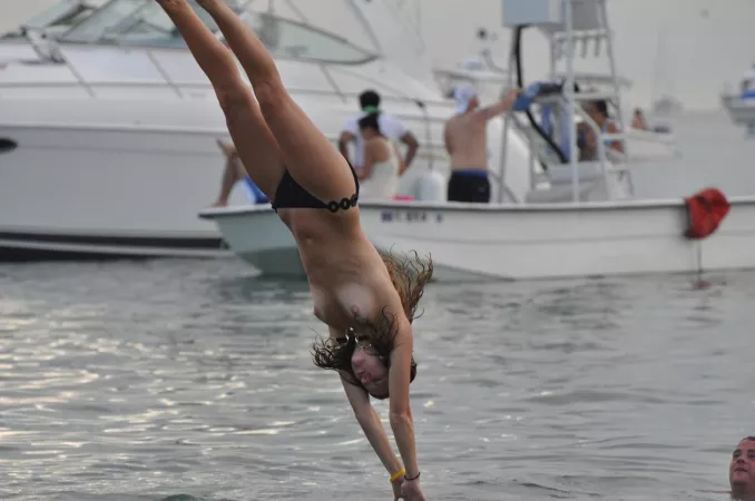 Topless brunette by Cunt_l_Puncher