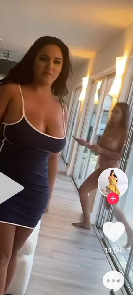 Topless ind the background by kkking98