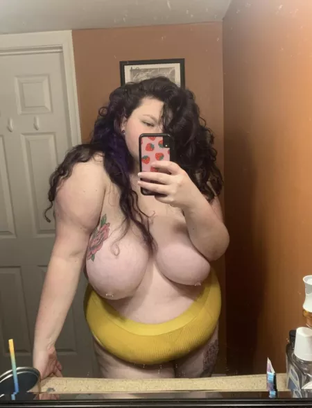 Topless selfie by peechy_babie