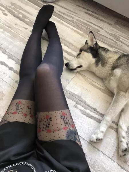 Touch me 😦👅 by kirojpg