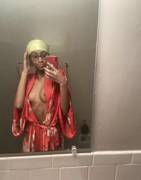 Trading K:suprememikey26 send sample by Remarkable-Tour-8462