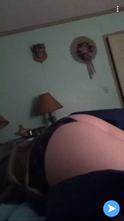 Trading my 19yo GF 😜 Kik: Bbgun8149 by bigpoppy81499