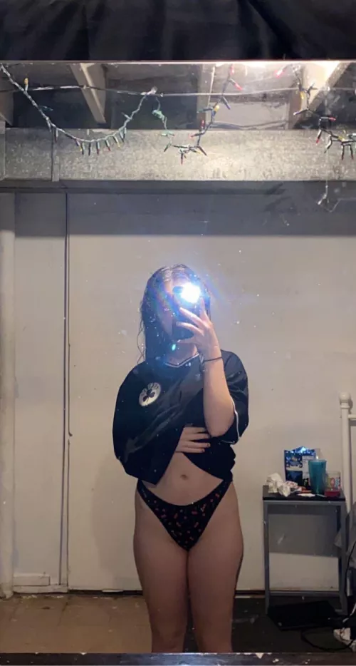 Trading my 19yo GF pics/vids 😋 Send sample for reply!! Kik: Bbgun8149 by bigpoppy81499