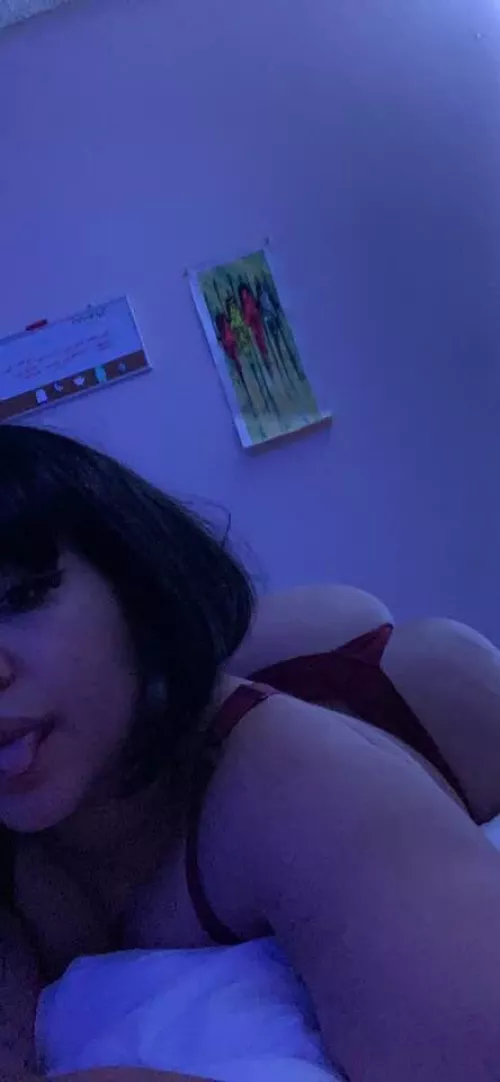 Trading my girls pics and videos. Kik me ppmm012 with a face sample for a reply by ppmm012